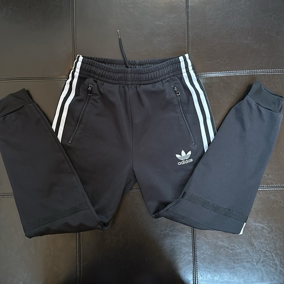 Adidas jogger - Picture 15 of 16